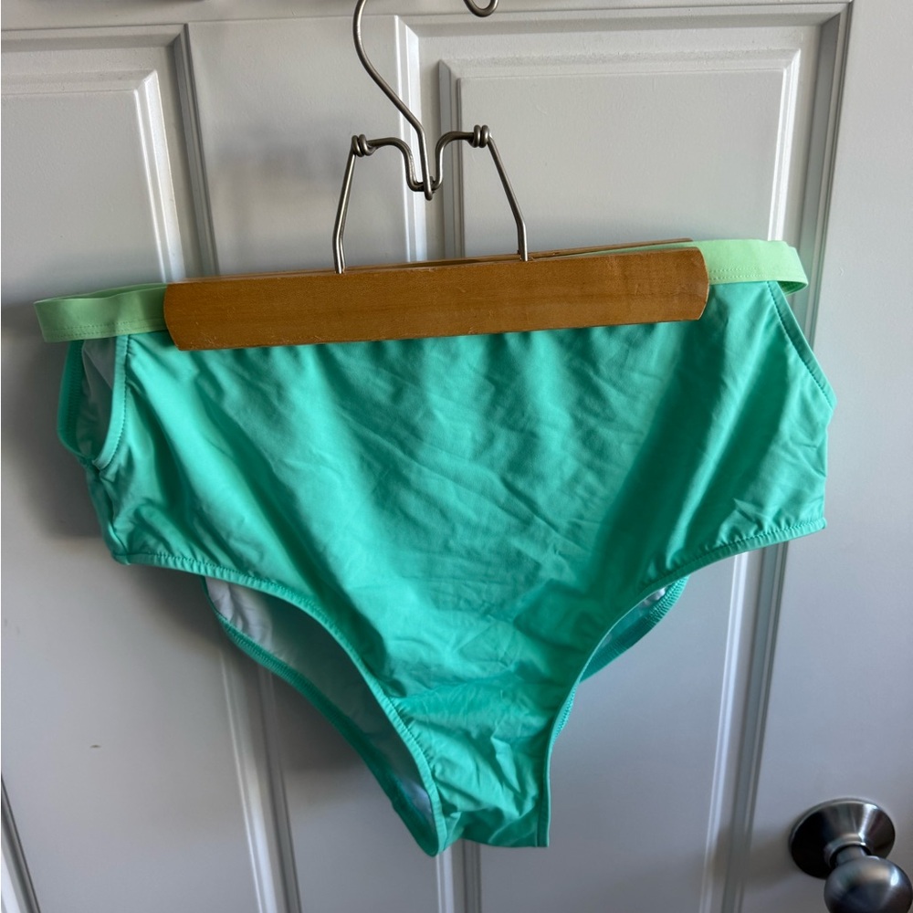 Canvas by Lands' End Green Bikini Bottom L